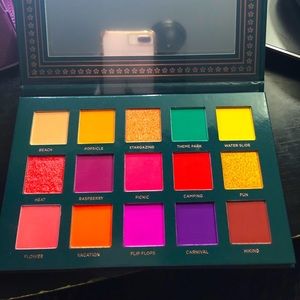 ACE Beaute nostalgia palette
